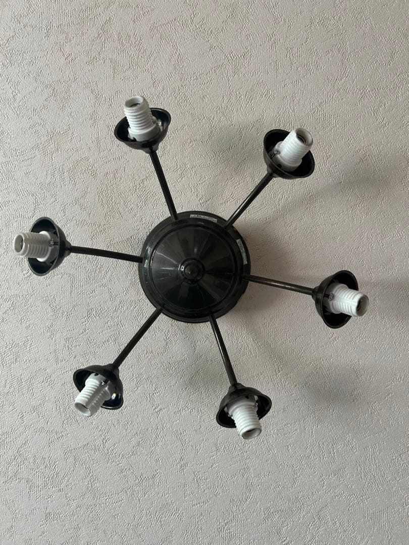 フラワー型シャンデリア 6灯 ホワイト