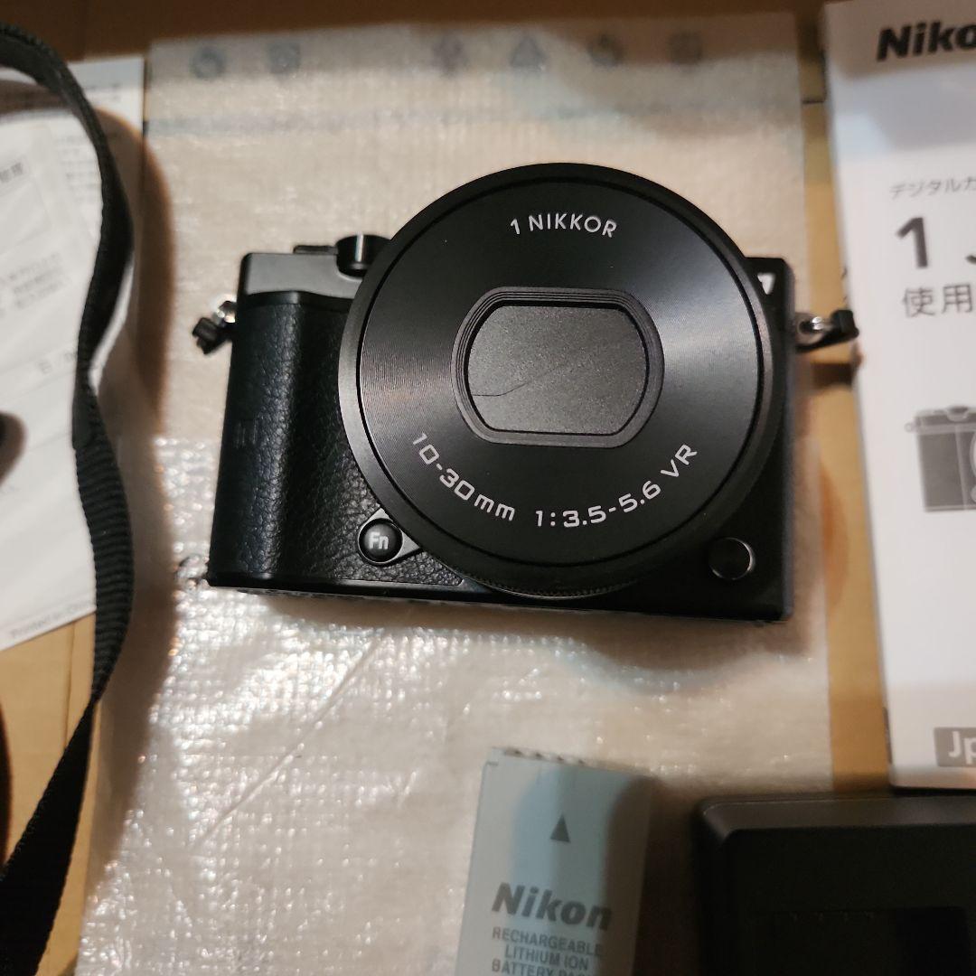 美品 NIKON J5 ダブルレンズキット ブラック 箱付き 欠品なし
