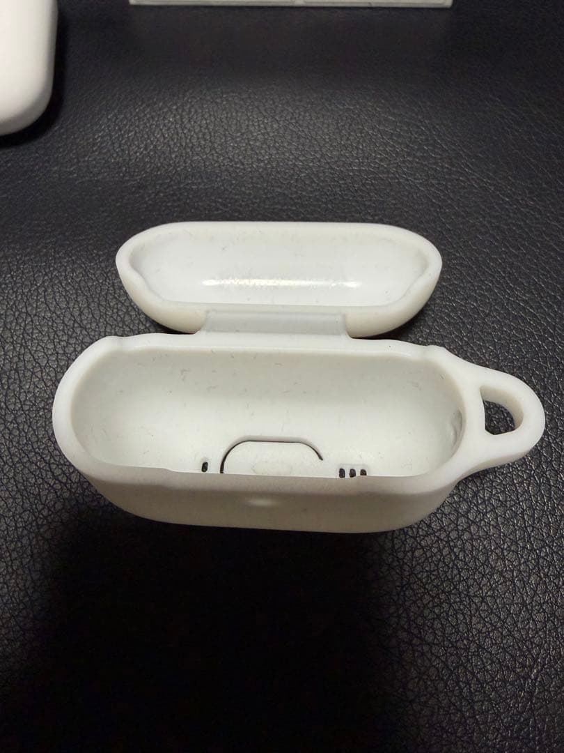 AirPods Pro 2nd generation 本体 Lightning