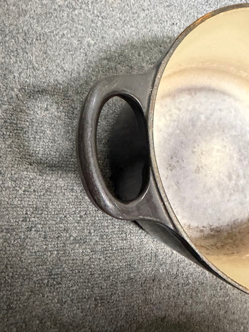 LE CREUSET 両手鍋 黒　25サイズ　おまけ付き