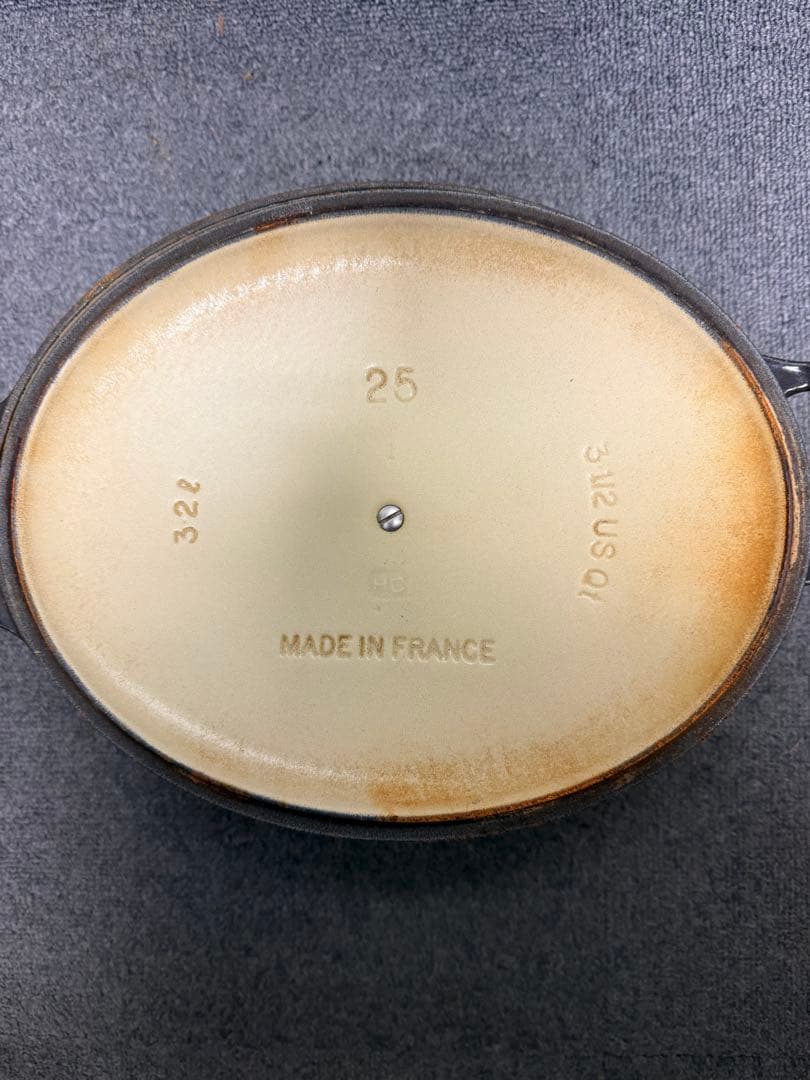 LE CREUSET 両手鍋 黒　25サイズ　おまけ付き