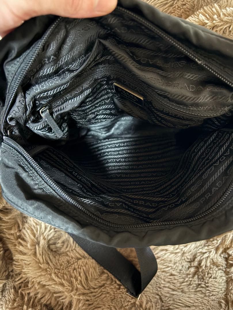極美品！PRADA ブラックショルダーバッグ