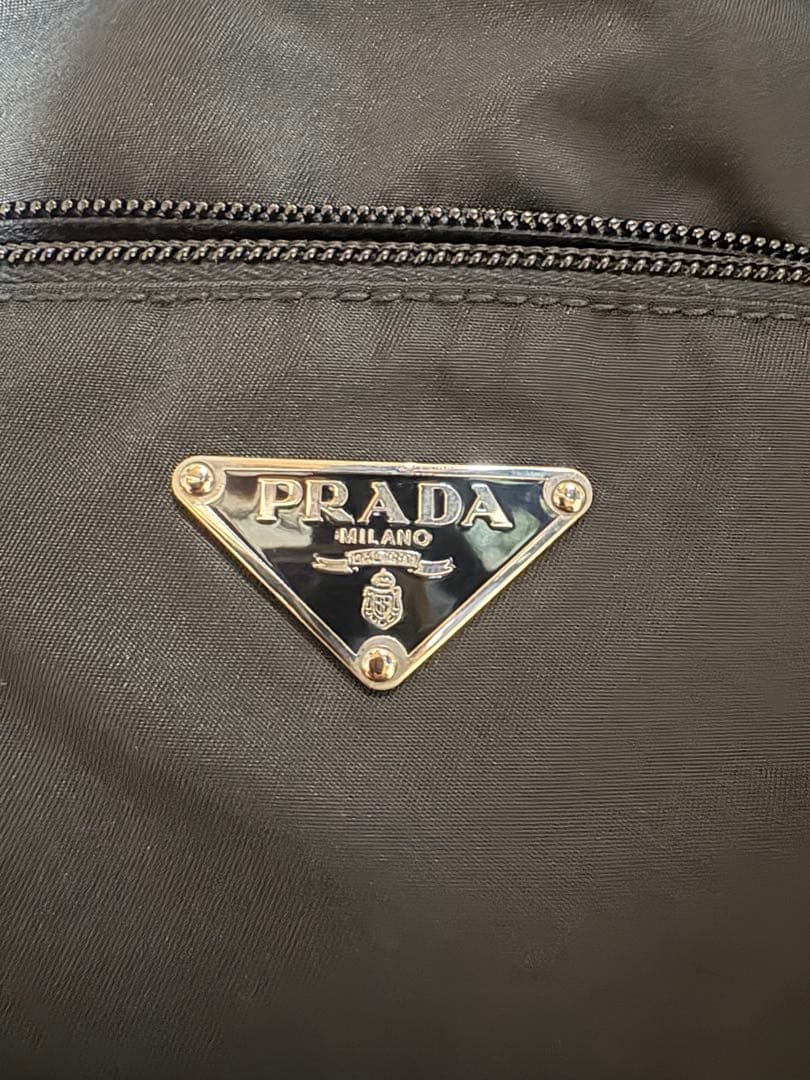極美品！PRADA ブラックショルダーバッグ