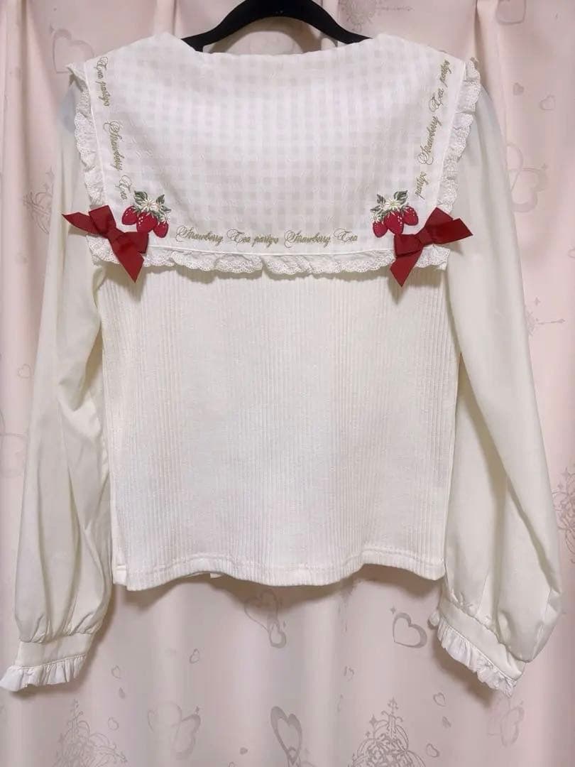 ♡ リズリサ Strawberryセーラー トップス いちご刺繍 ♡