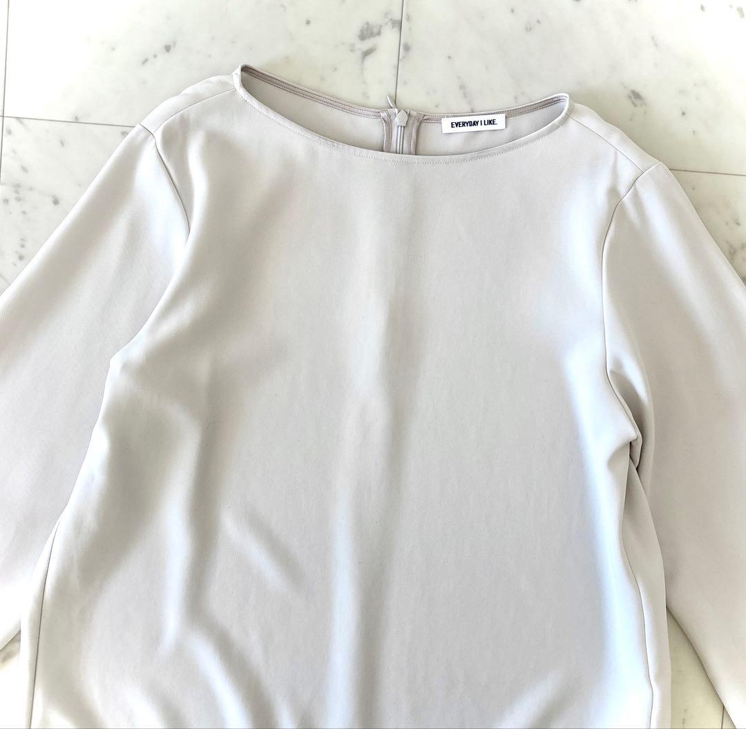 美品 エブリデイアイライク Sofia ジップスリーブブラウス 洗える ベージュ