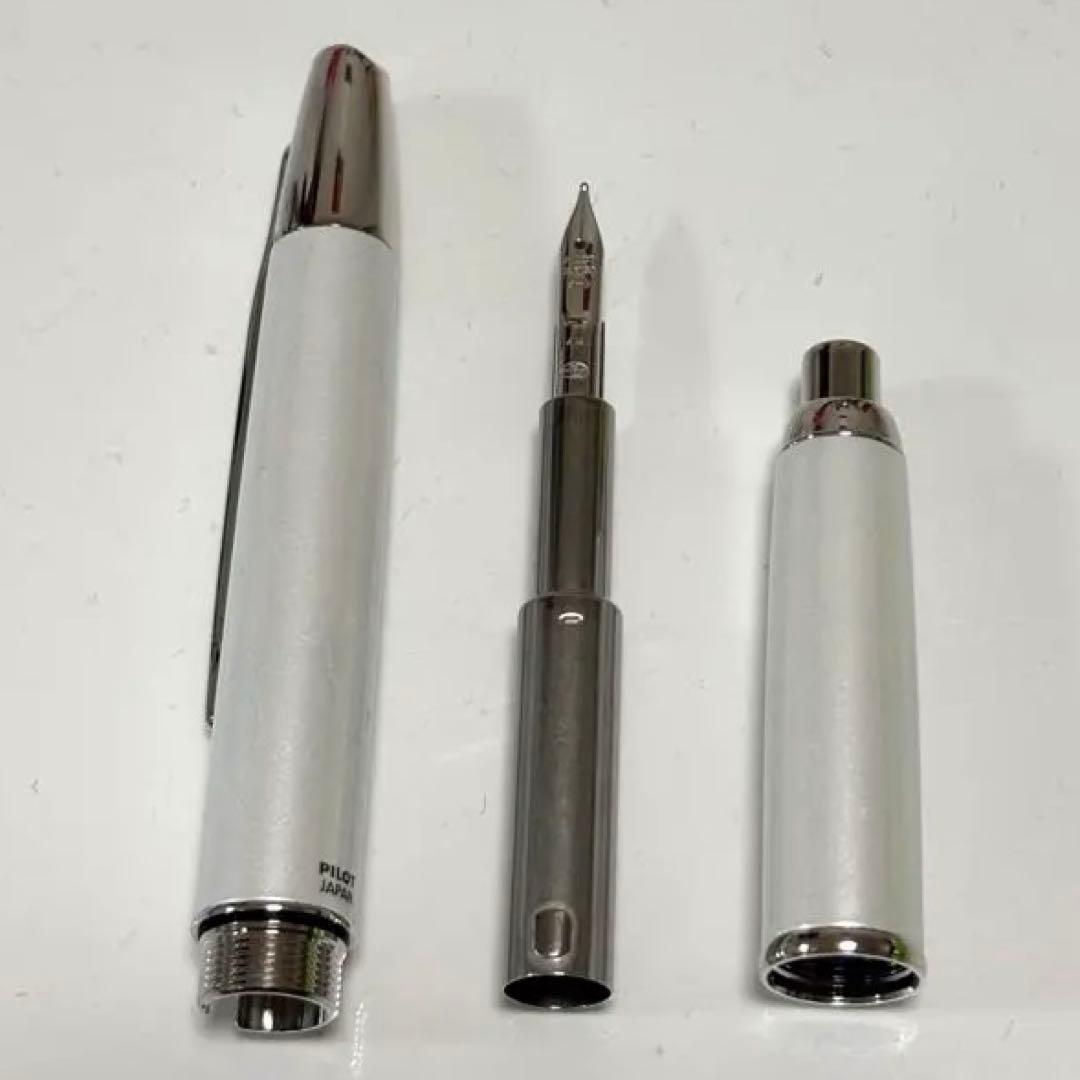 パイロット キャップレス万年筆 デシモ M ホワイト