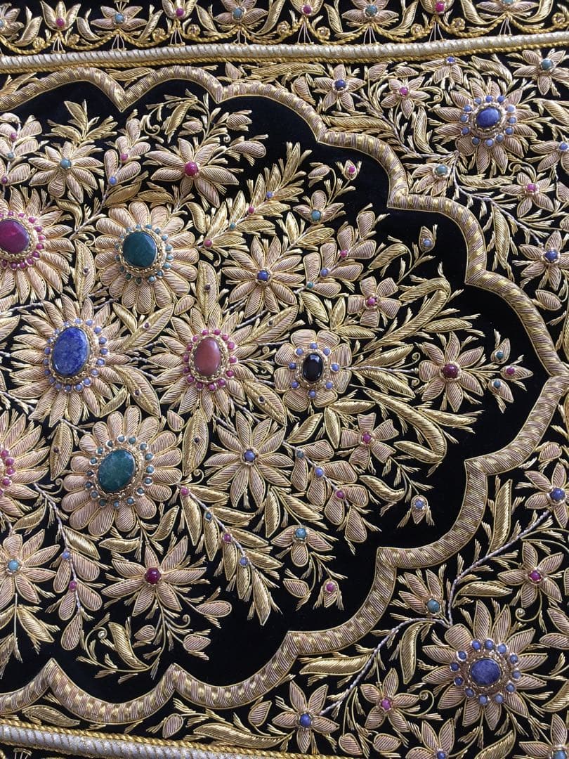 美品レア物タペストリー￼300個以上宝石と金糸刺繍絨毯 豪華一点物　ドバイ貴族