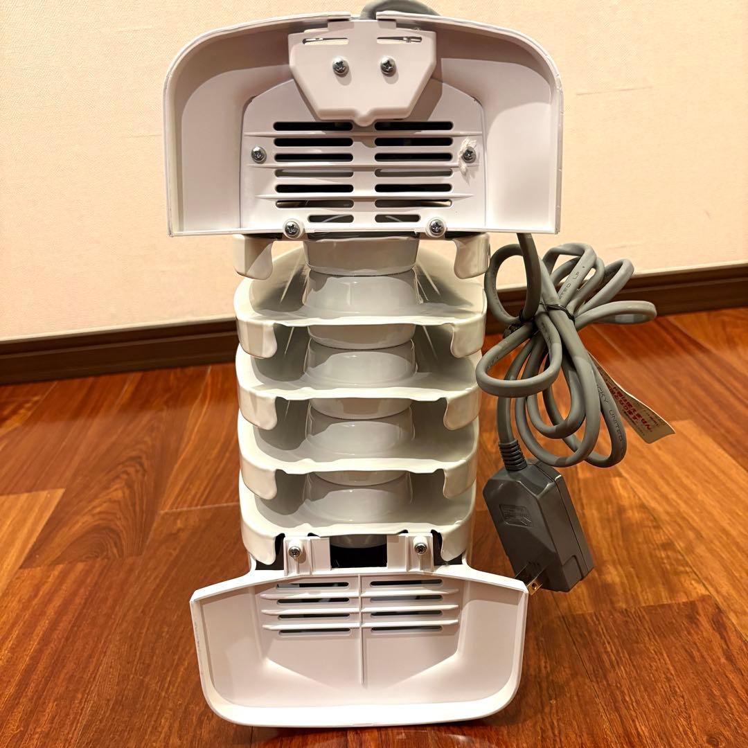 【美品】DeLonghi オイルヒーター ホワイト　NJ0505E デロンギ