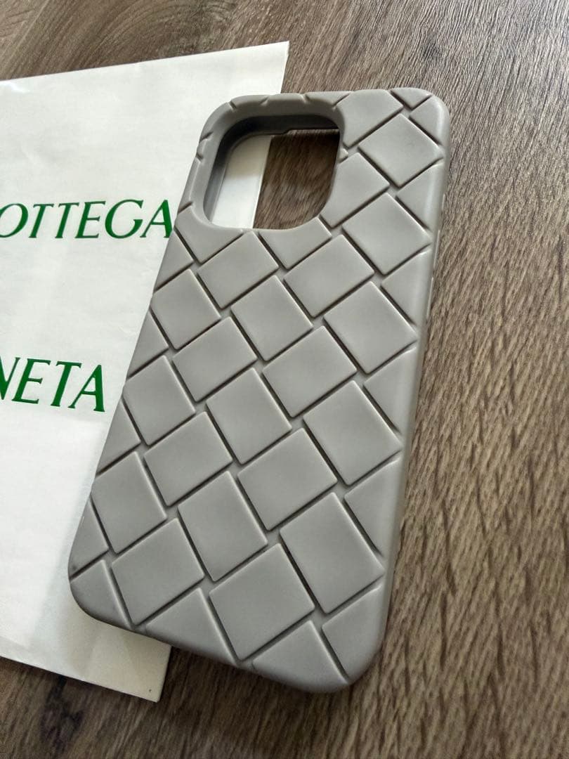 Bottega Veneta グレー iPhone15プロケース