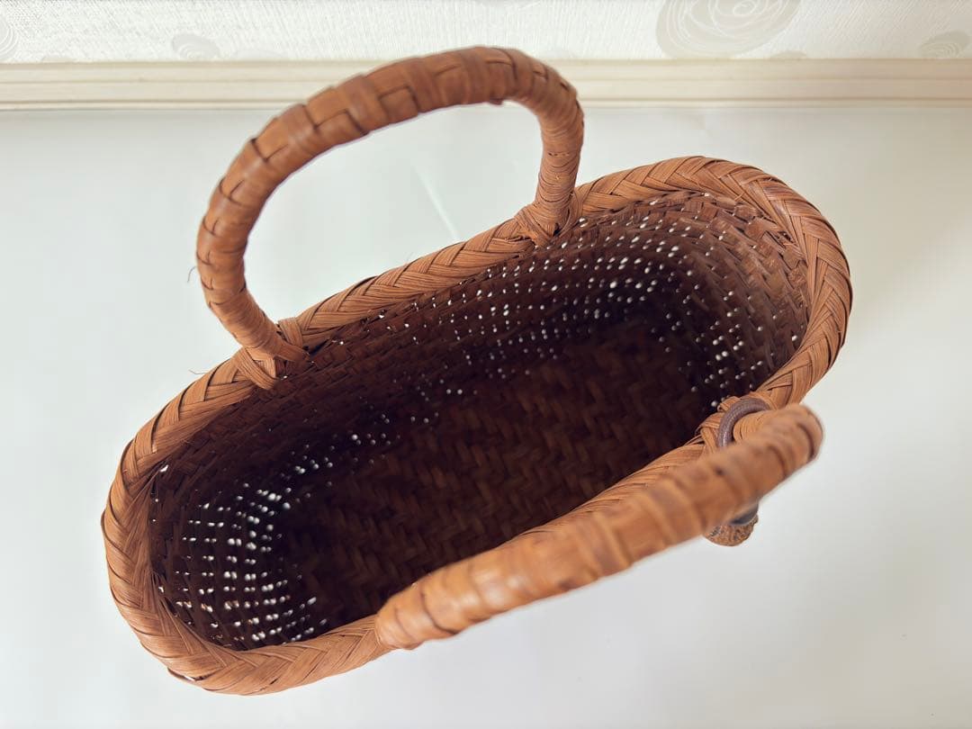 【未使用に近い】山葡萄（山ぶどう）かごバッグ　カゴバッグ　籠バッグ