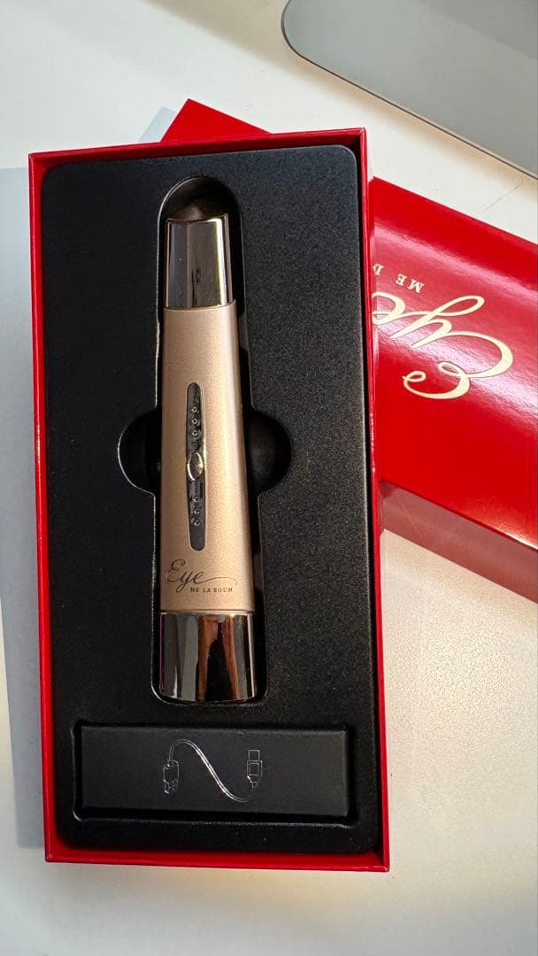 IKKOさんプロデュース　MEラボンアイ★目元ケア用美顔器