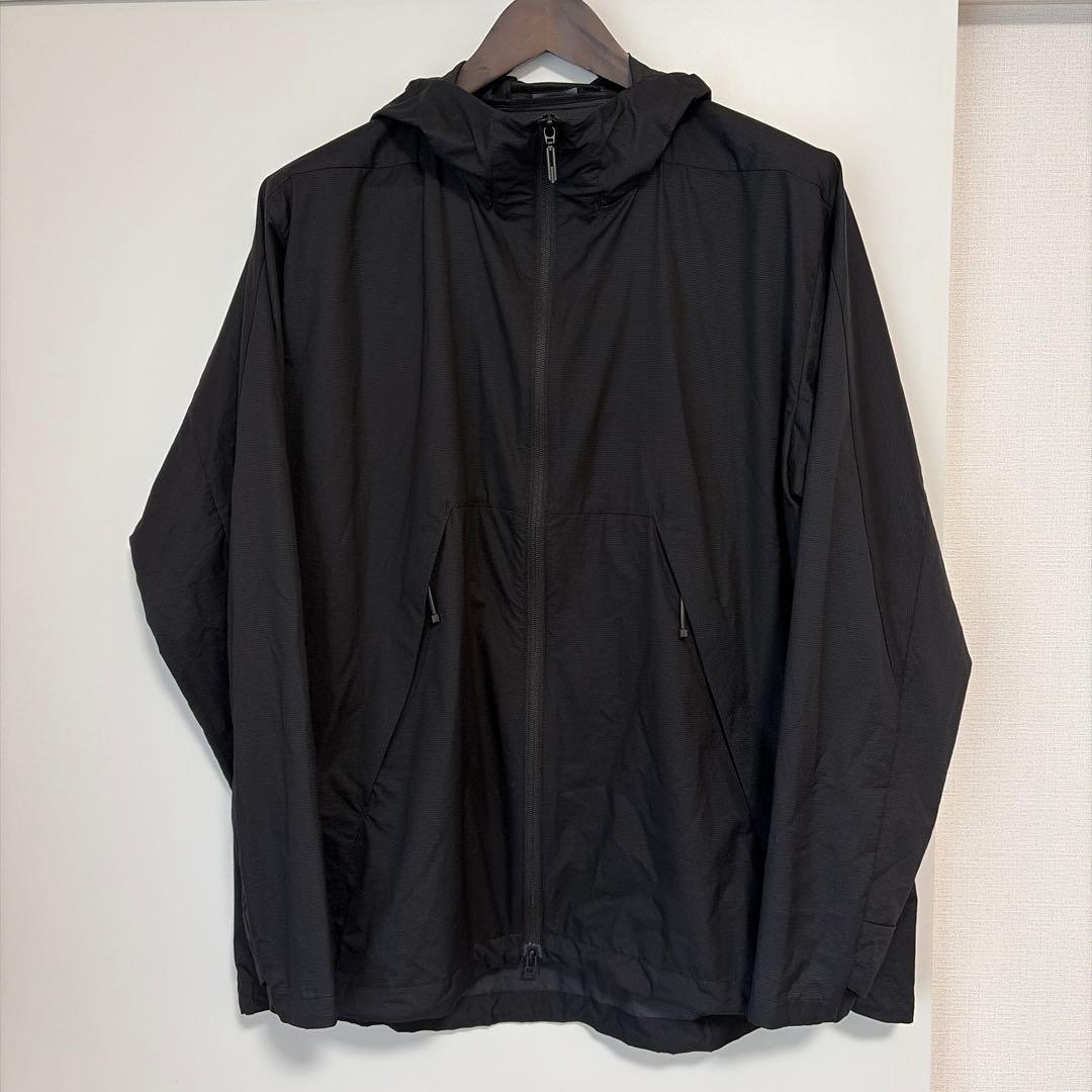 デサント　オルテライン　スイフトライト フーディー　サイズO 軽量、ポケッタブル