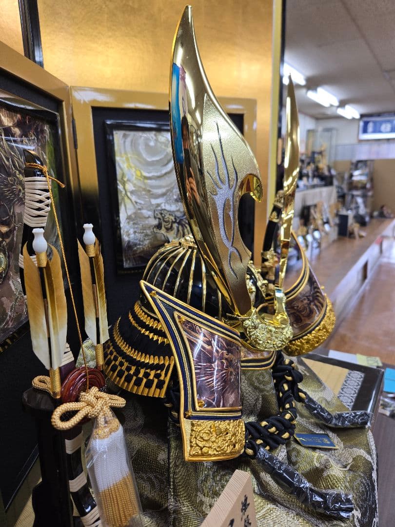 【はいびすかす】五月人形　兜　鍬形　収納飾り　子供着用可　　S22