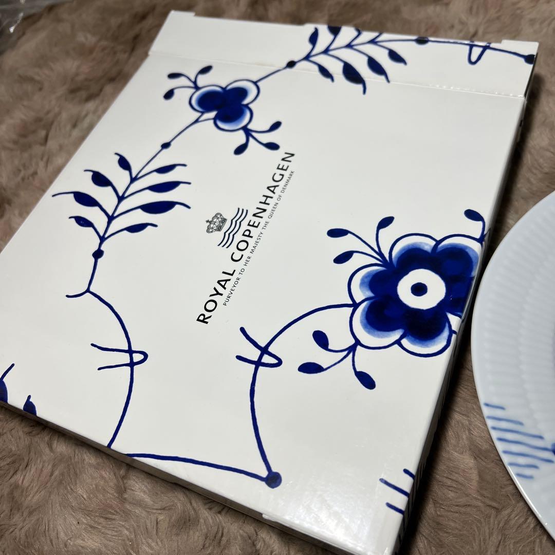 新品　ロイヤルコペンハーゲン ブルーフルーテッド メガ プレート 皿 22cm