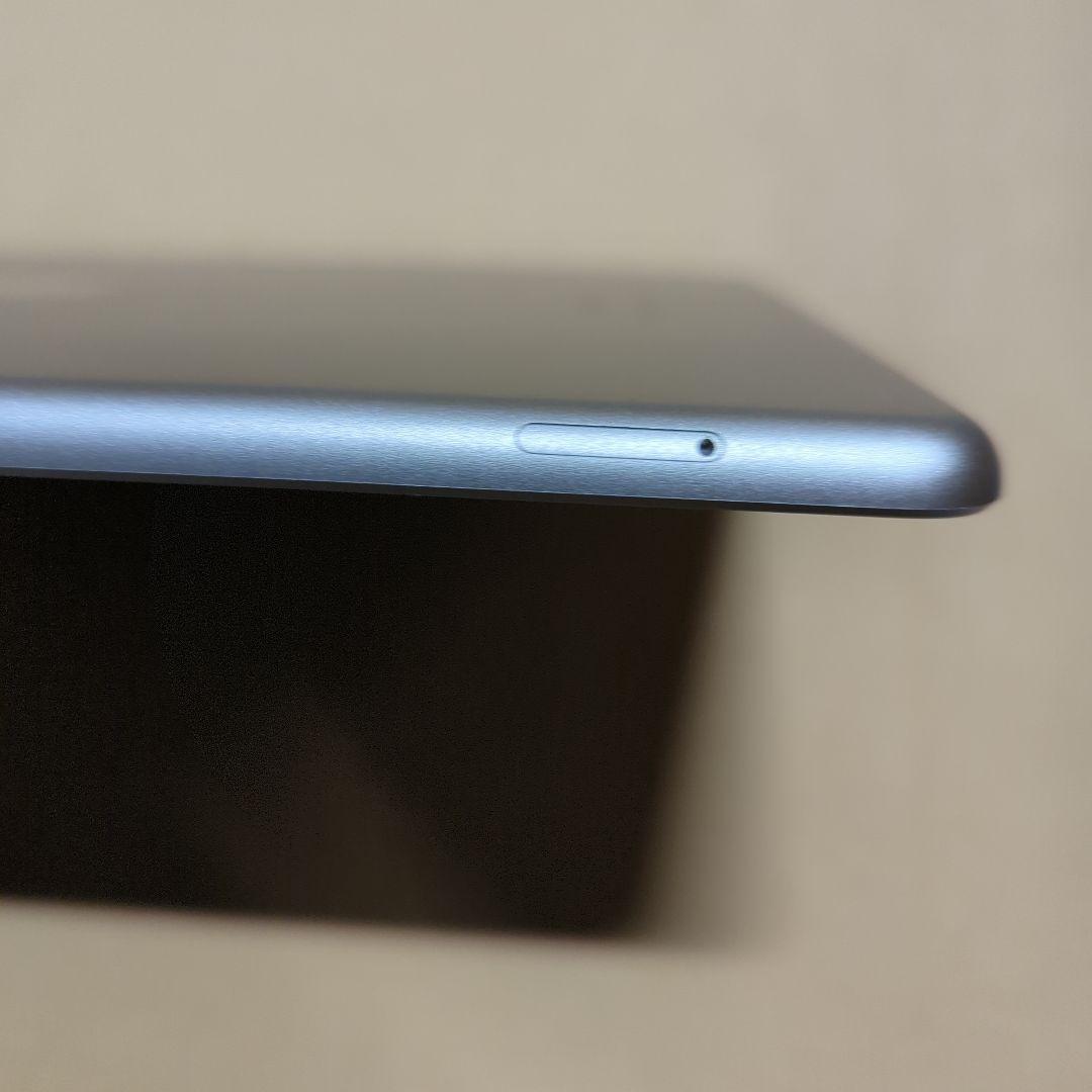 iPad 第6世代 32GB シルバー Wi-Fi+Cellular