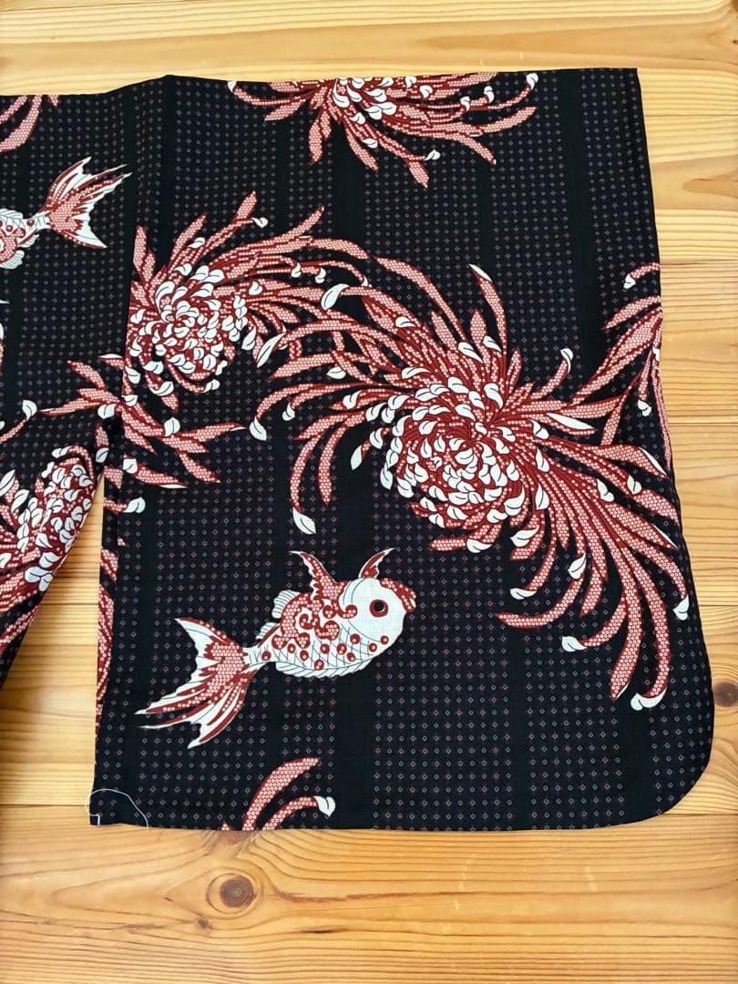 撫松庵　黒地に彼岸花と金魚の柄 浴衣