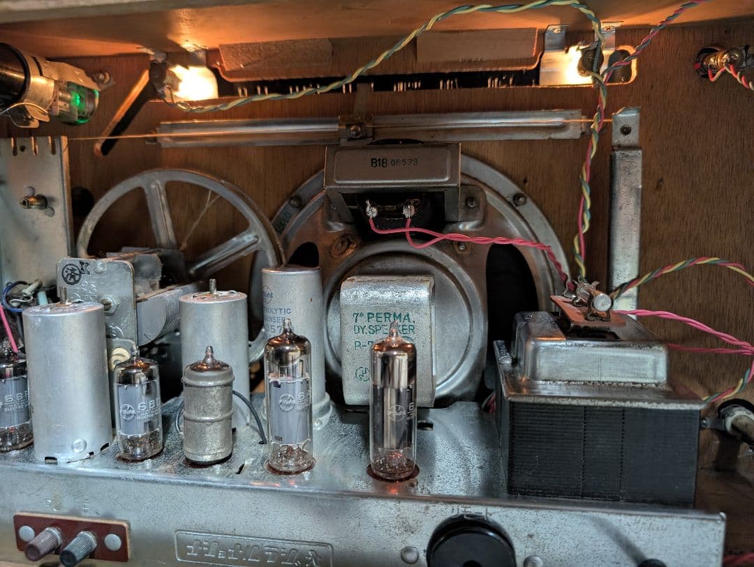 レトロ真空管ラジオアイ付　家族団らん　Bluetooth　美品