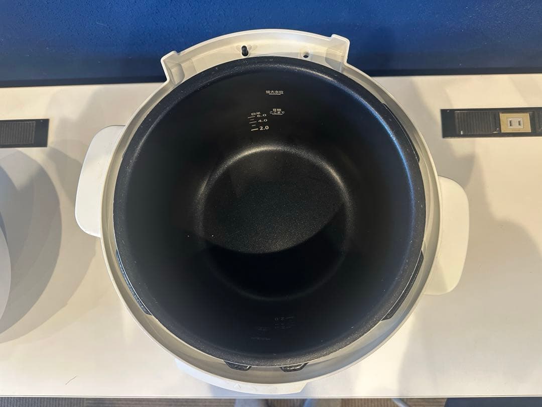 ぶる美　電気圧力鍋6L PC-EMA6-W アイリスオーヤマ 中古