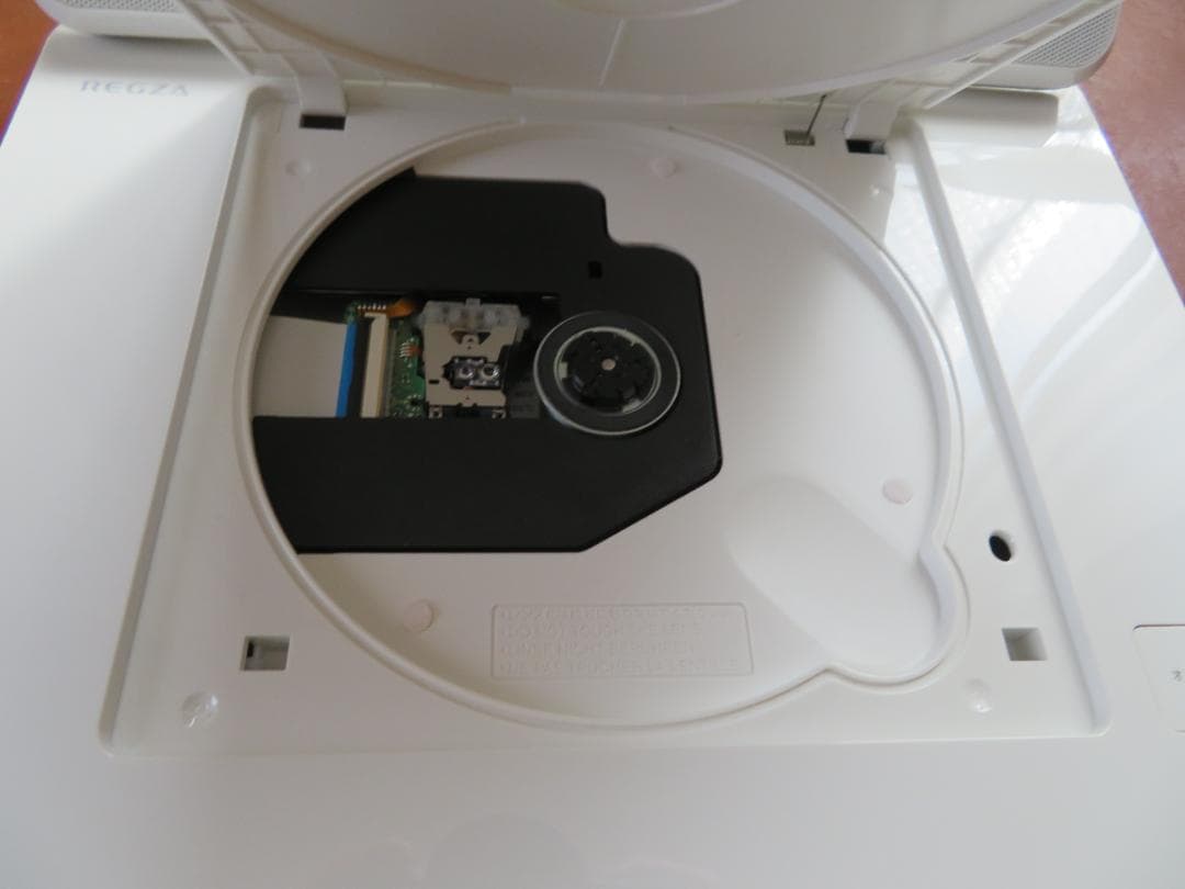 東芝 REGZA　ポータブルBDプレーヤー　SD-BP900S【美品】