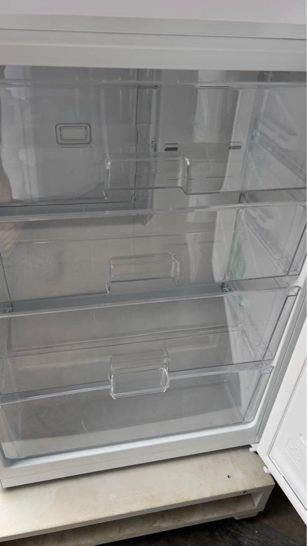 美品アイリスオーヤマIUSN-7A-W 24年型66L