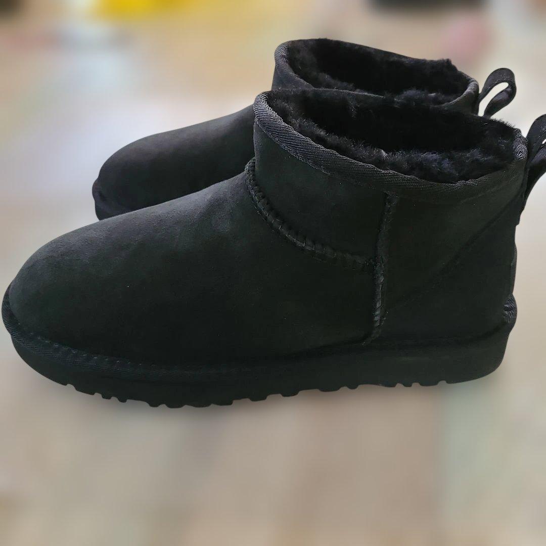 UGG ブラック ムートンブーツ ショートブーツ