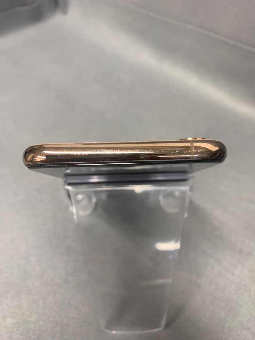 美品中古　国内版　SIMフリー　iPhone XR　 64GB コーラル色