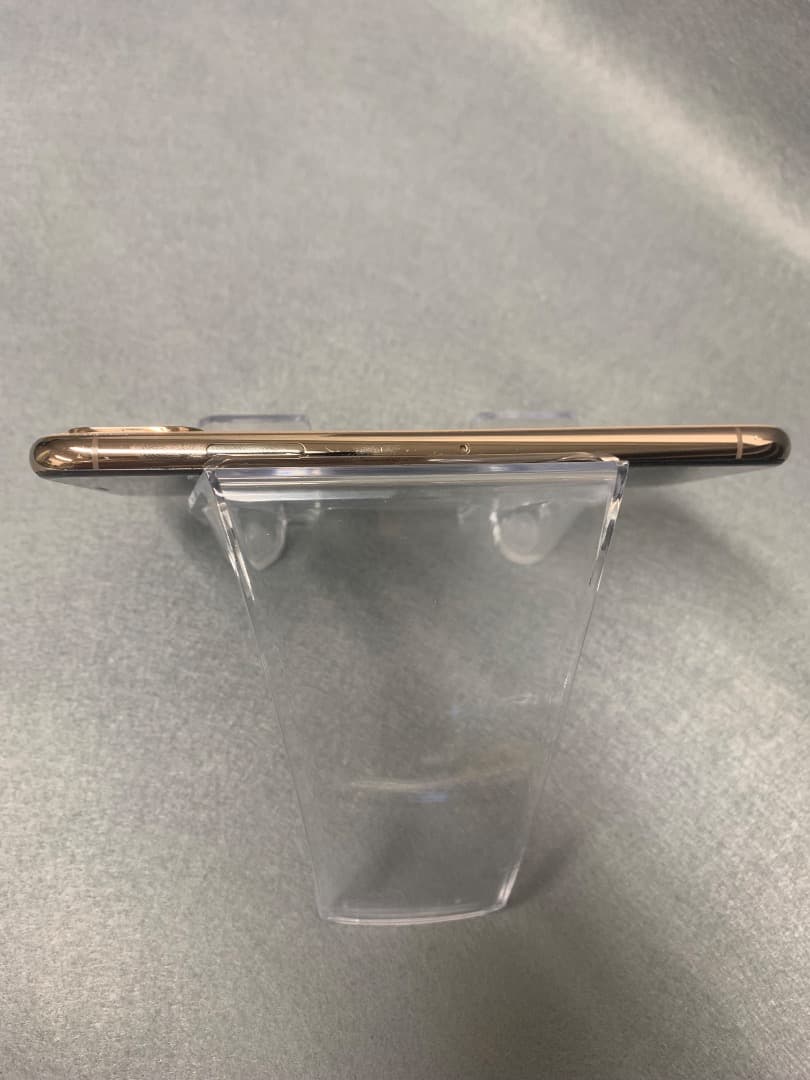 美品中古　国内版　SIMフリー　iPhone XR　 64GB コーラル色