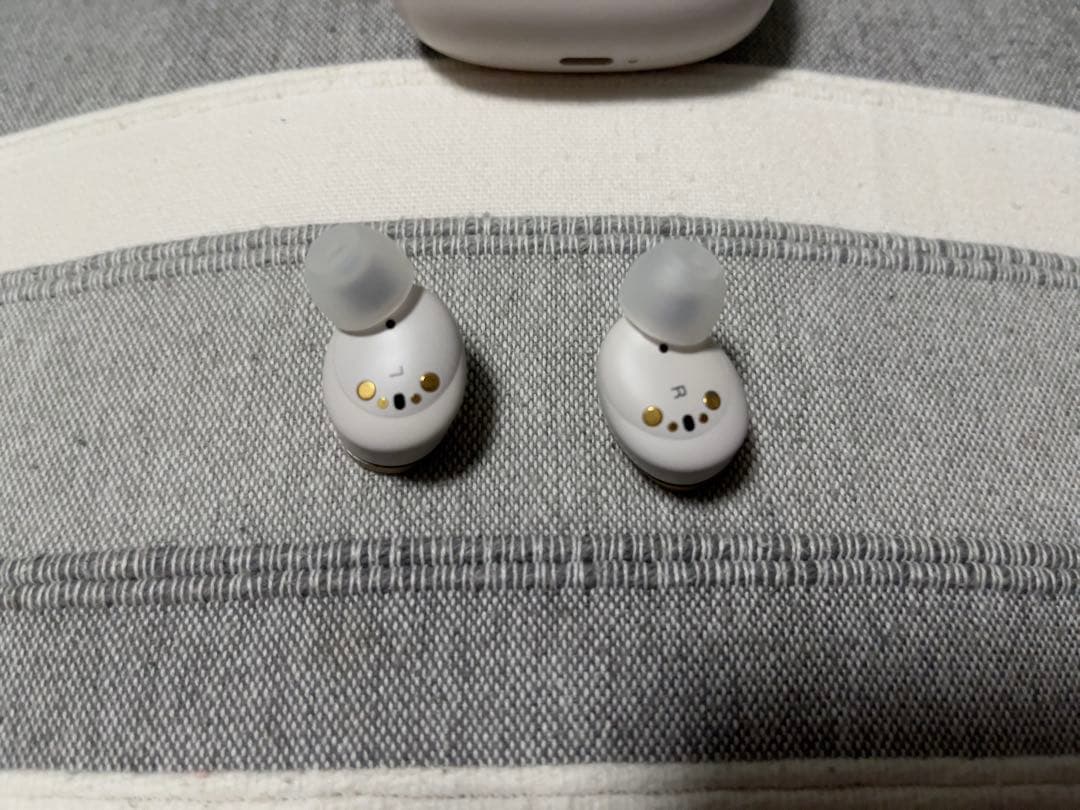 Bowers & Wilkins Pi8 ワイヤレスイヤホン ホワイト