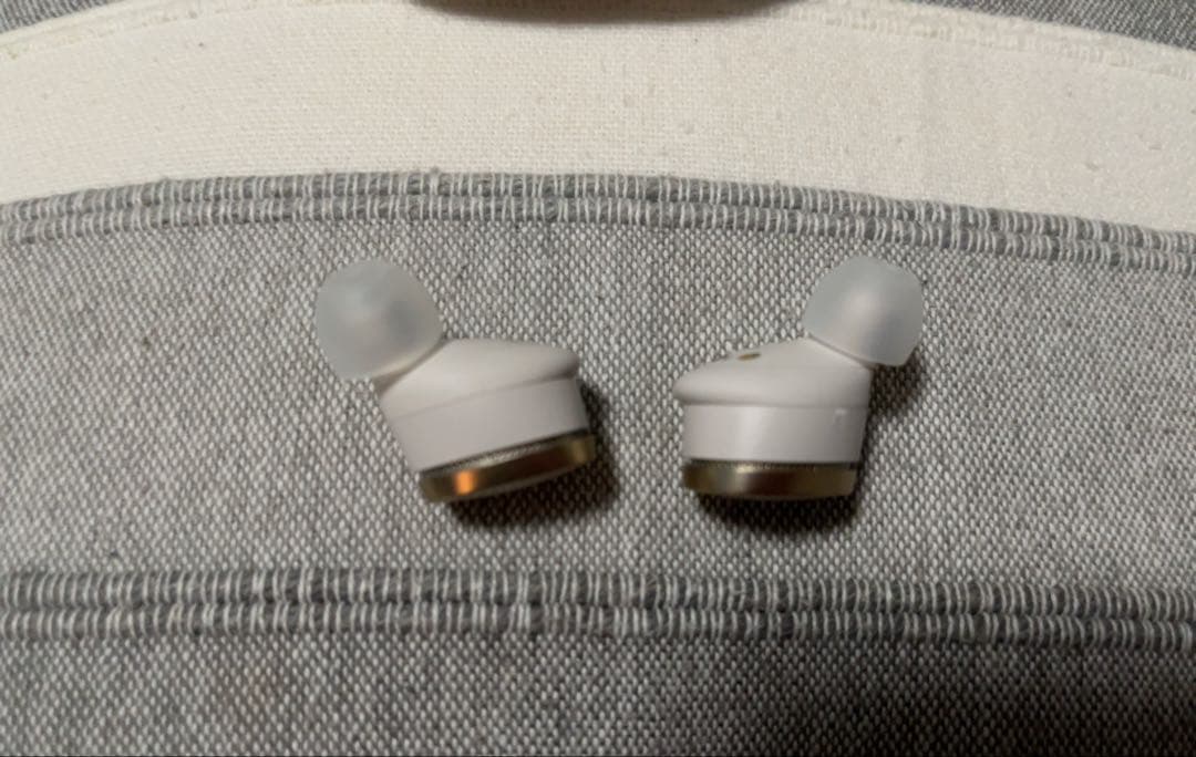 Bowers & Wilkins Pi8 ワイヤレスイヤホン ホワイト