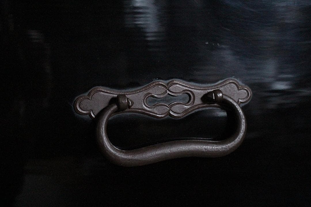 綺麗な丸金具庄内箪笥　2段 　 中桐製