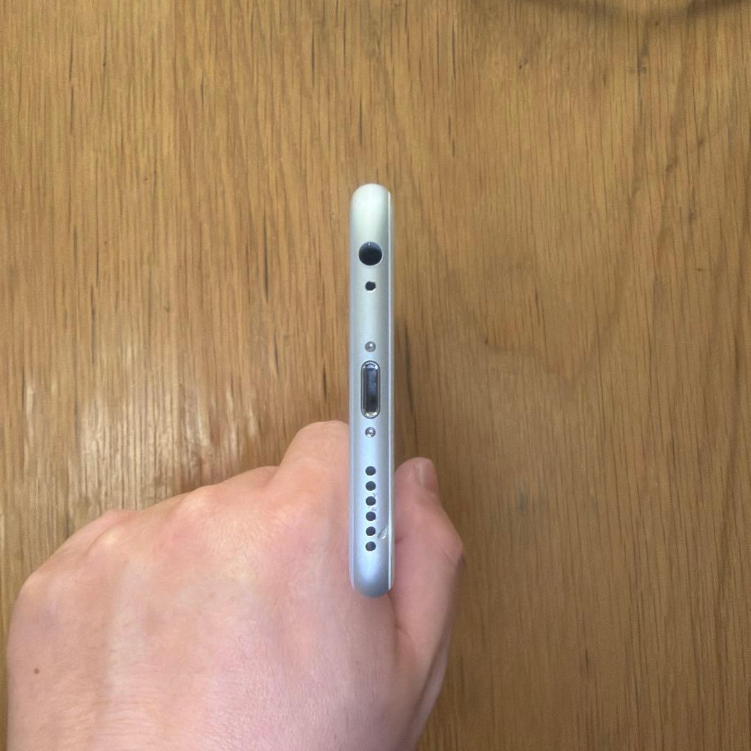 iPhone 6S シルバー SIMフリー バッテリー96%