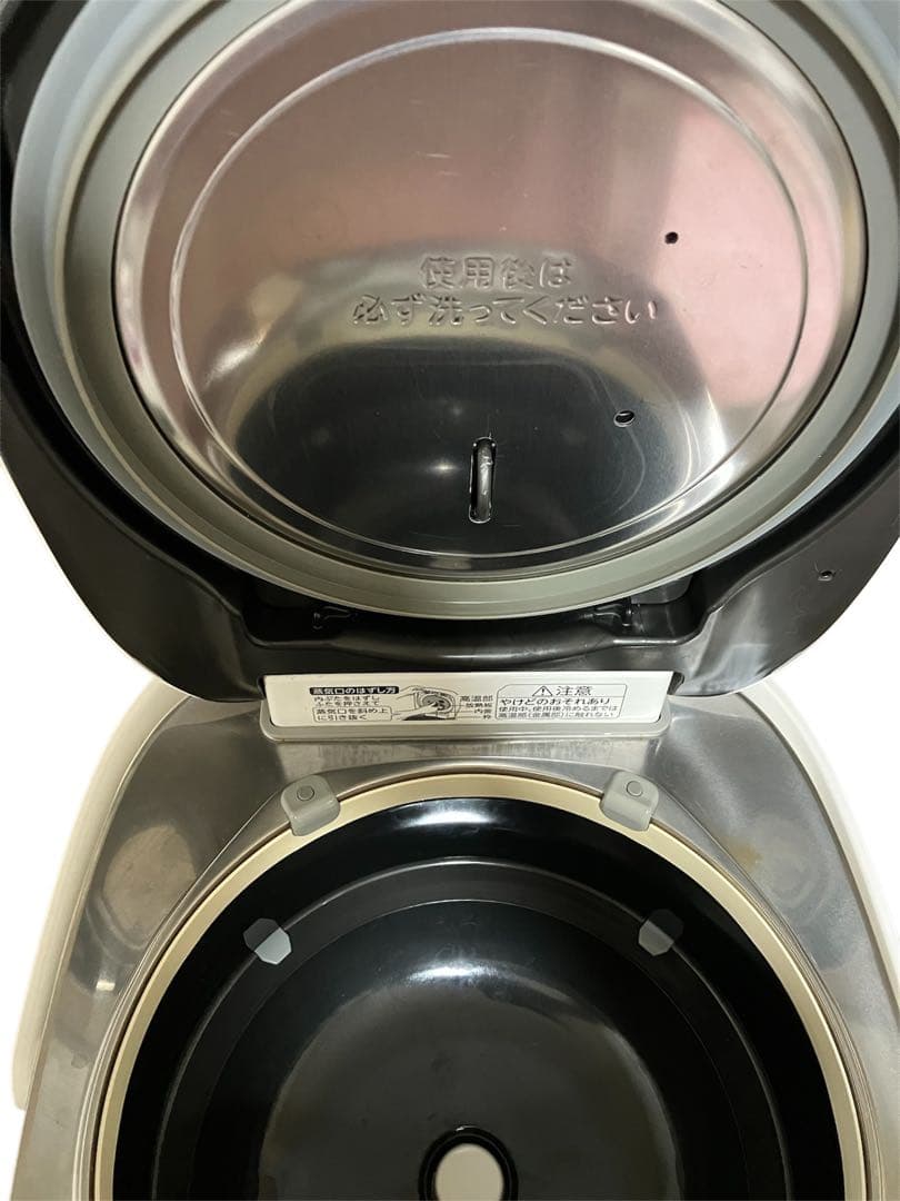 東芝 炊飯器 RC-10VST 圧力IH 5.5合 本体のみ 動作確認済み