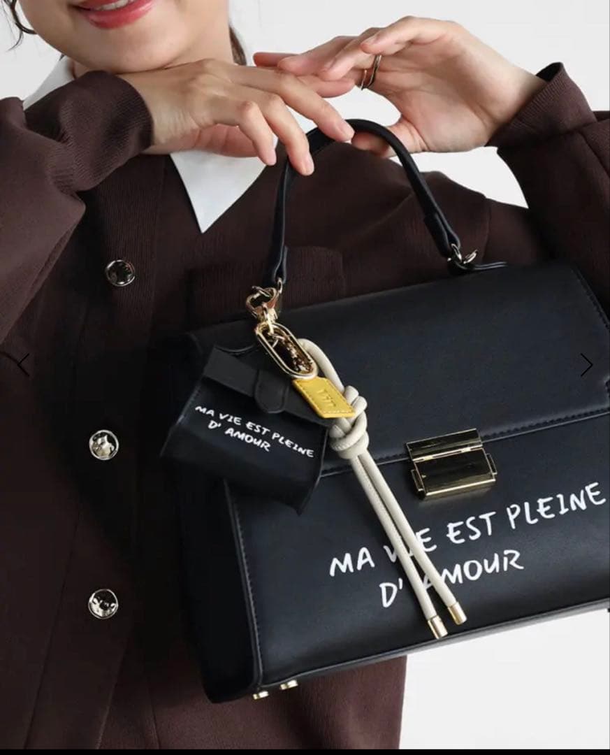 ヤマダヤ　Vin （ヴァン）メッセージプリント2wayスクエアバッグ（ブラック）