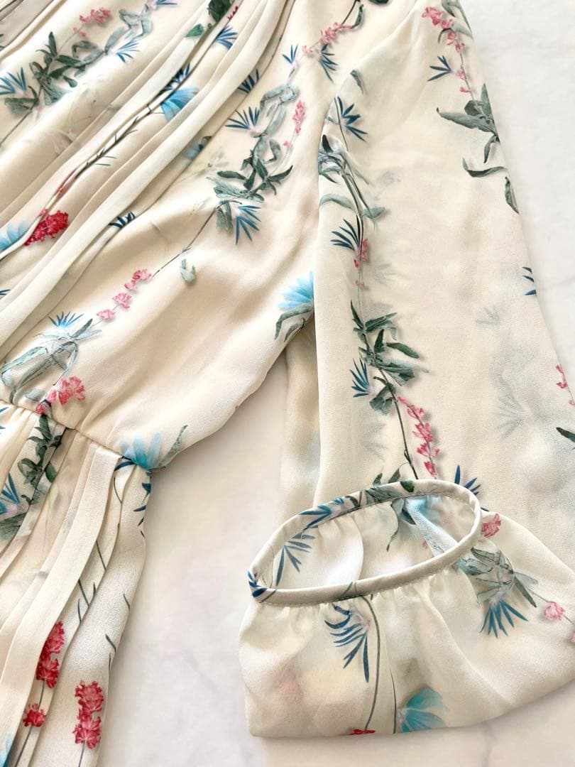 美品♪SunaUna スーナウーナ スタンドカラー 花柄 プリーツワンピース