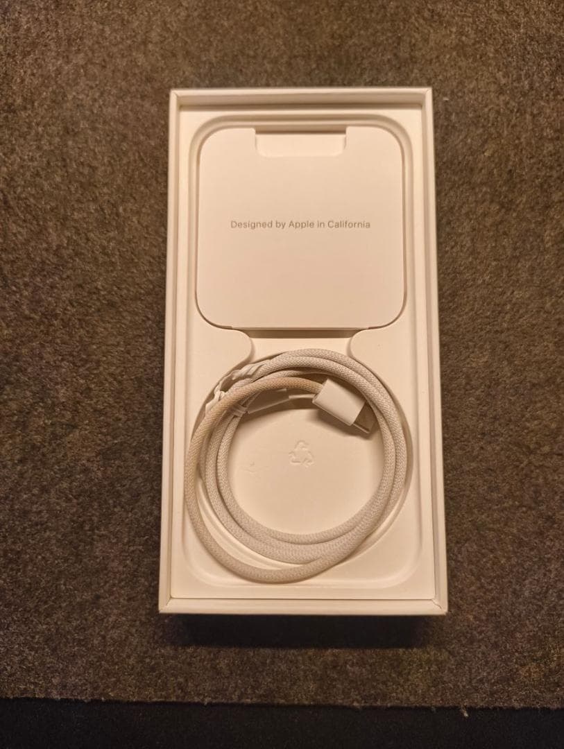 【美品】iPhone15 128gb SIMフリー