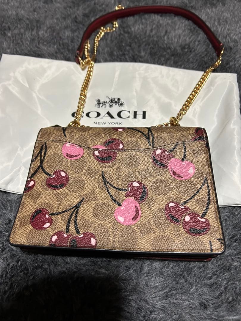 COACH チェリー柄 ショルダーバッグ
