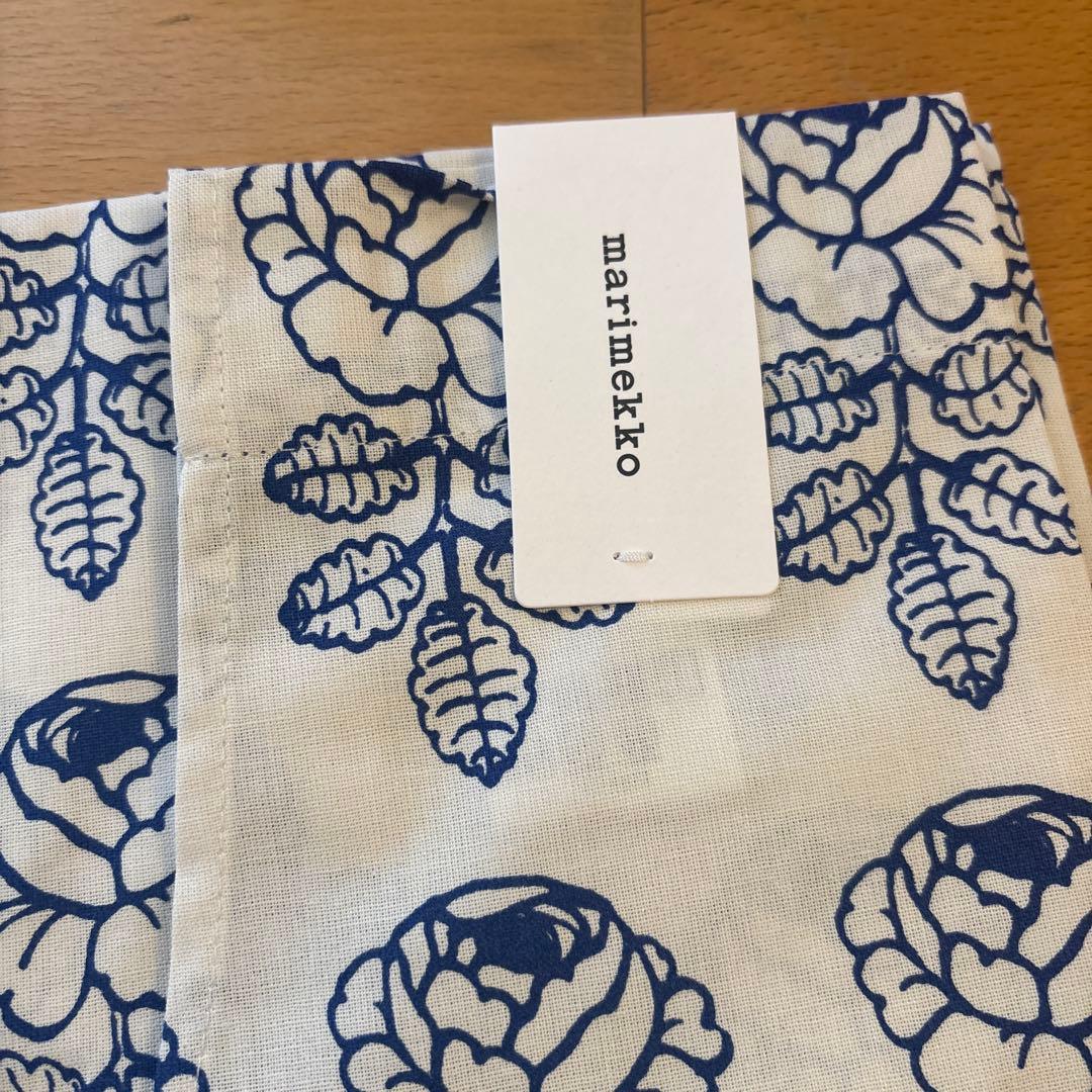 新品　marimekko マリメッコ　エプロン　ヴィヒキルース　ネイビー×きなり