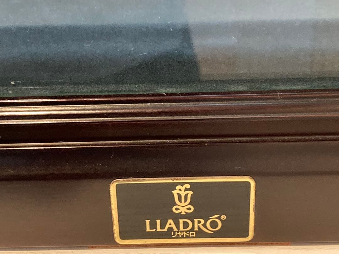 限定値下げ　美品　LLADRO 「公園通りの花屋さん」公式ガラスケース・木製台座