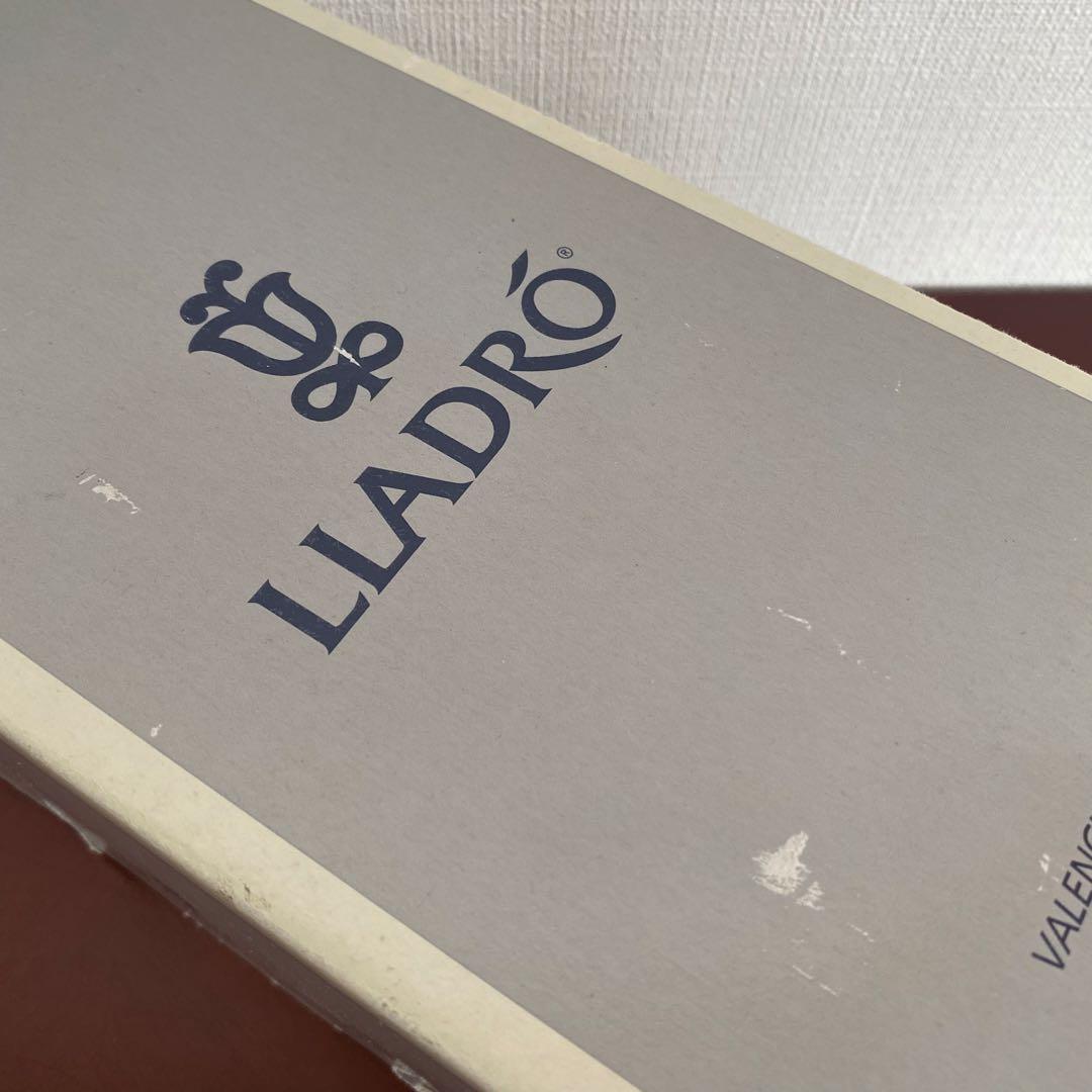 LLADRO リヤドロ 『 ハッピーバースデー 』 置物