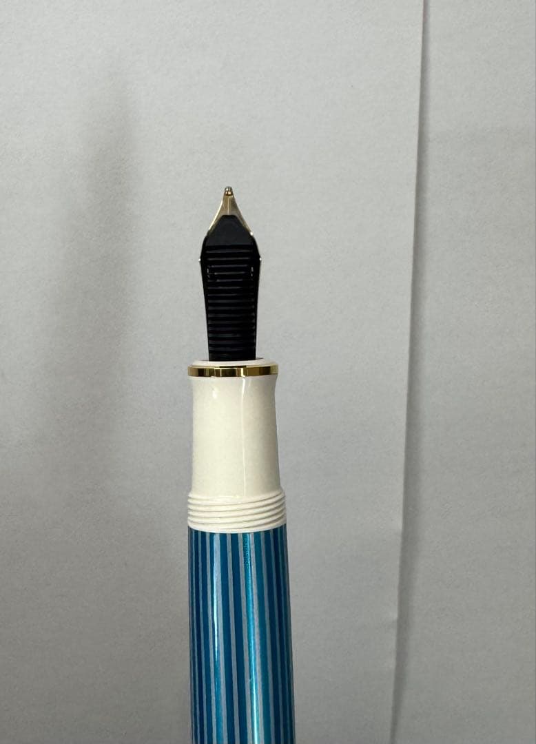 ペリカン　ターコイズホワイト　M