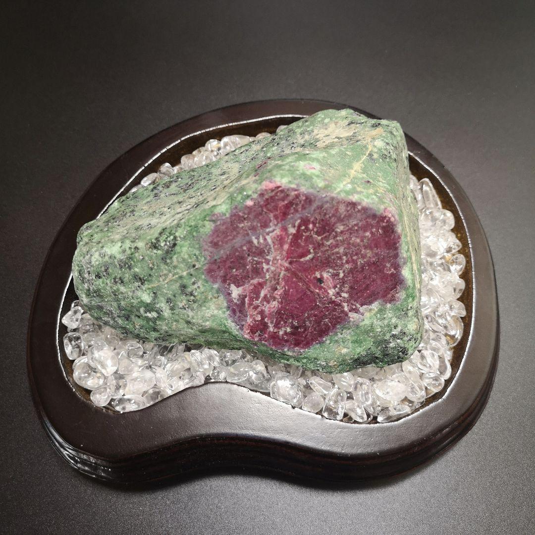 レア物　ルビーインゾイサイト　ルビー　天然石　原石　鉱物　コランダム　魔除け