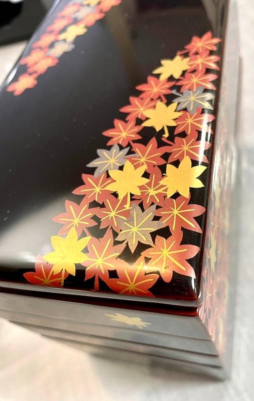 値下会津漆　行楽用重箱 桜と紅葉