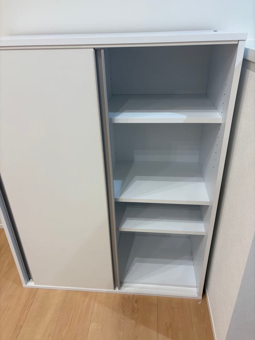 ディノス 大量収納が自慢の引き戸式本棚 幅90 高さ114 奥行40cm