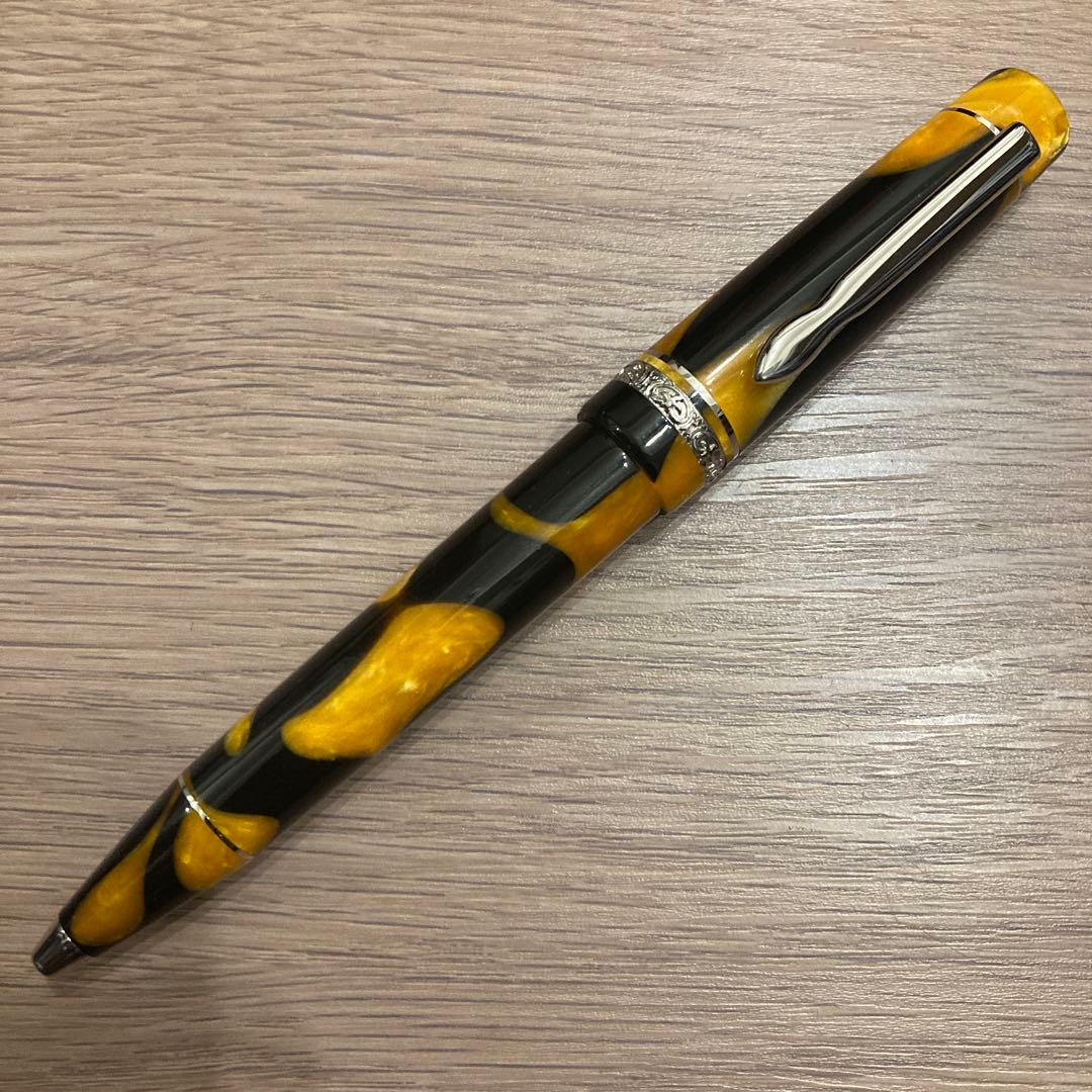 デルタ　マスターピース　ミディアム　ボールペン　筆記具