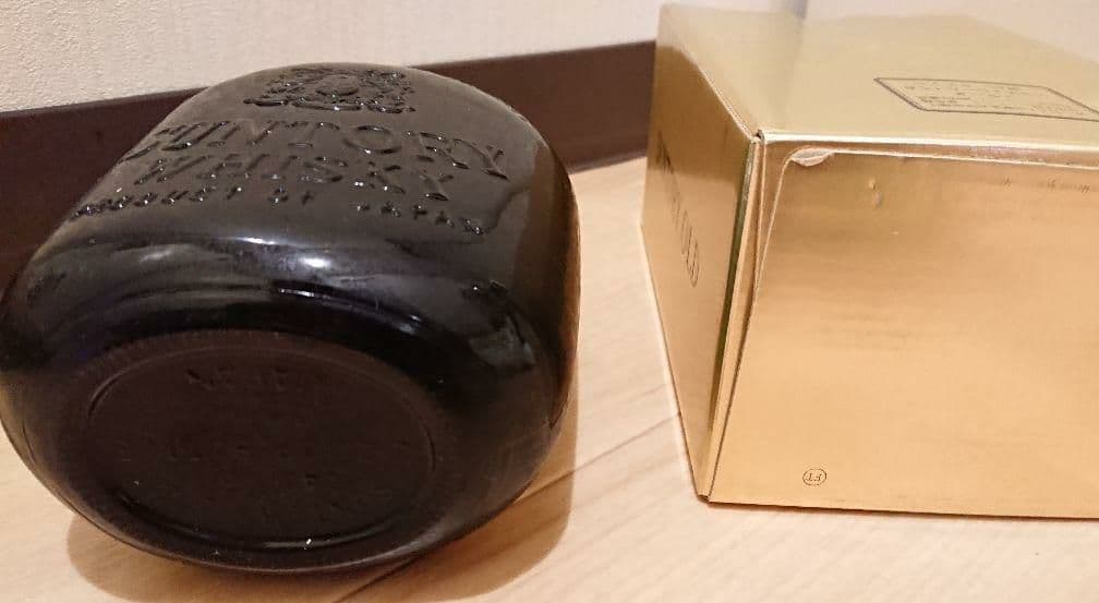 お値下げ 希少 古酒 サントリー オールド 軍服つきボトル & 干支亥ラベル