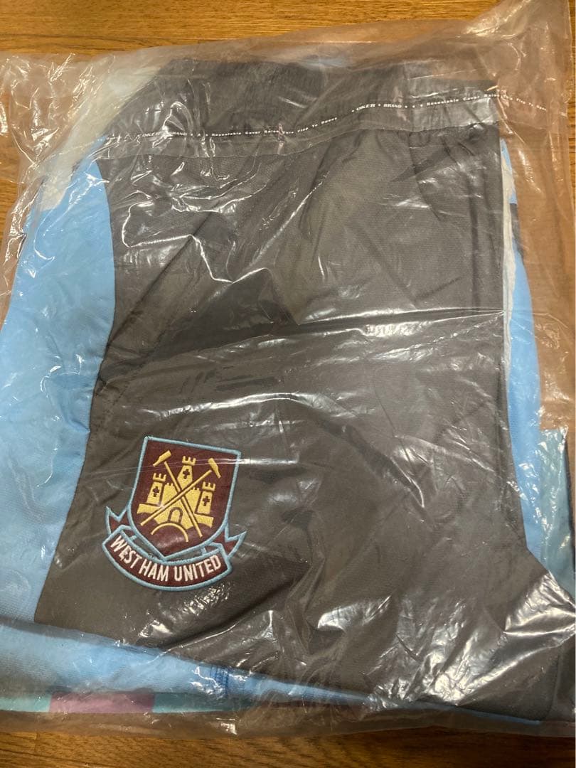 マクロン　ウエストハム　上下　Mサイズ　未開封品