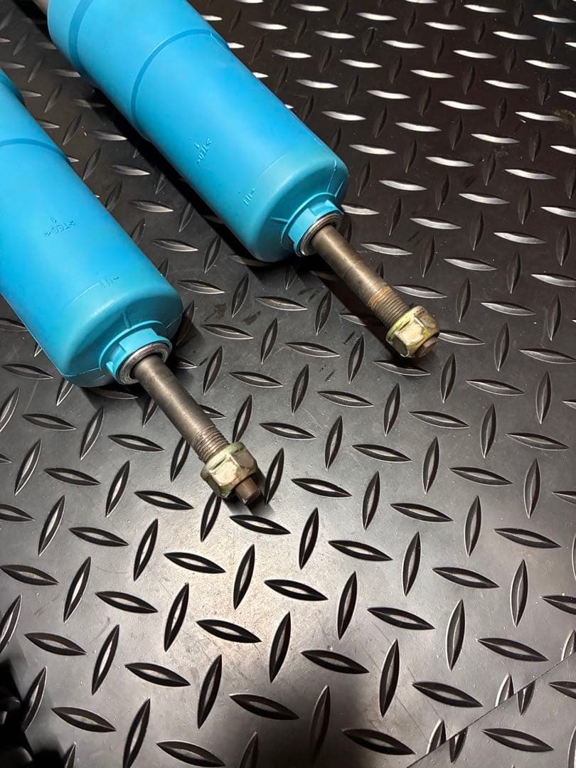 【FJクルーザー】オフロードパッケージ純正ビルシュタイン前後セット（プラド）