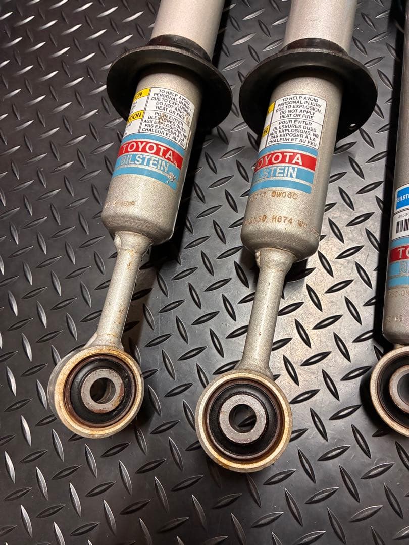 【FJクルーザー】オフロードパッケージ純正ビルシュタイン前後セット（プラド）