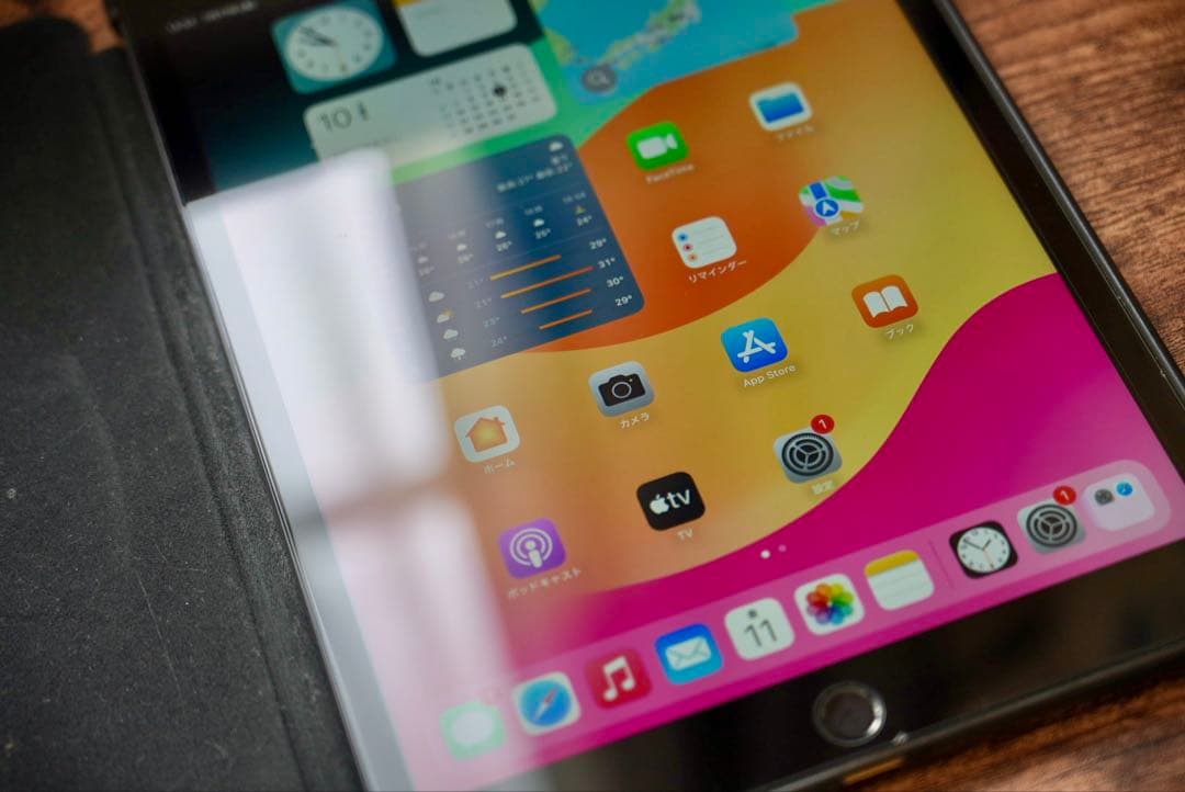 iPad 第7世代 WiFiモデル 32GBカバー付き