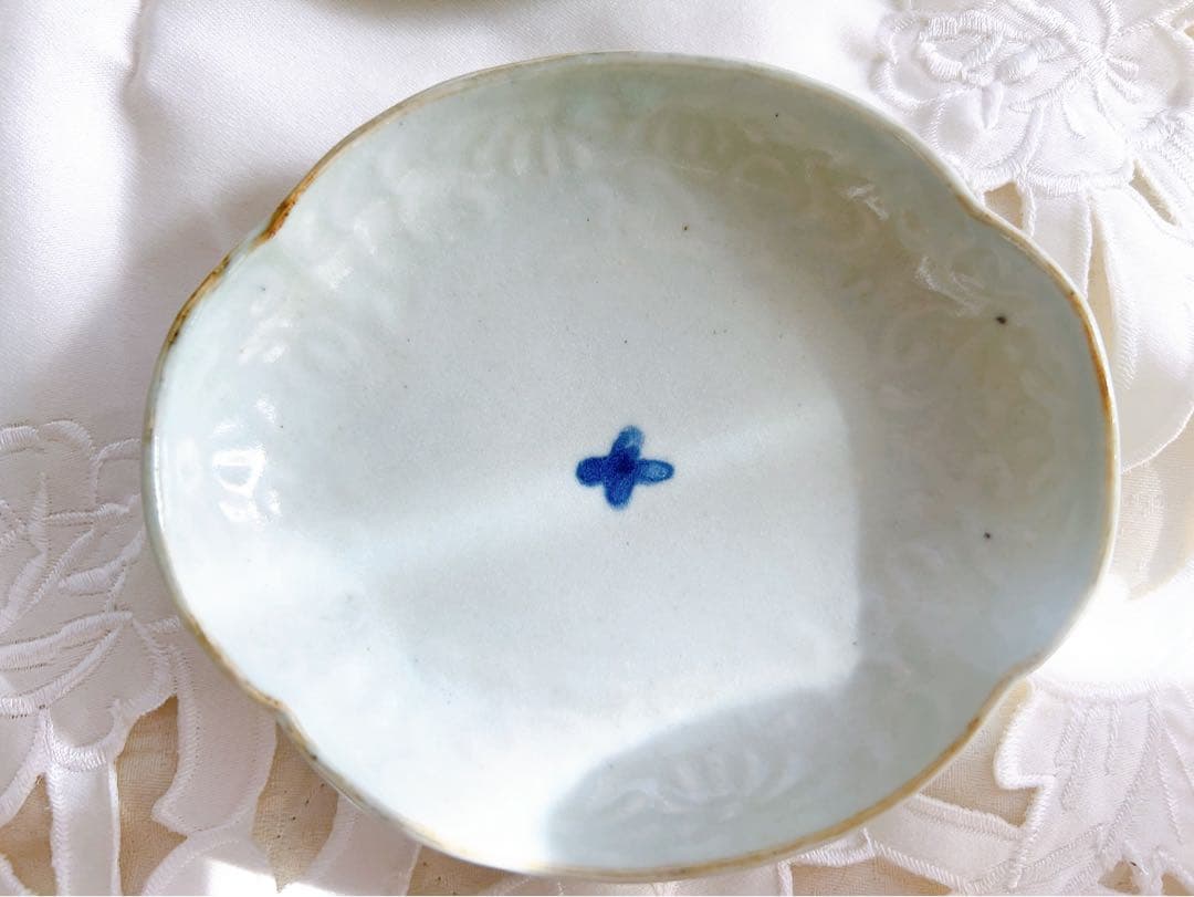 佐藤もも子　青い花模様の波形皿4枚セット